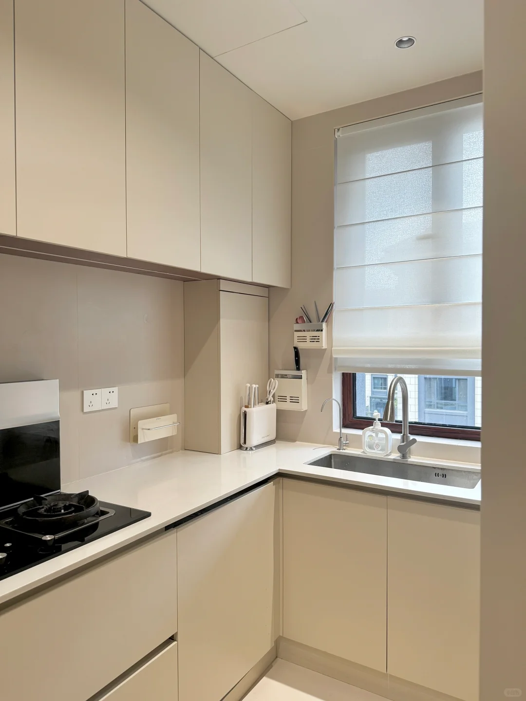 这是我在小红书抄来的厨房，极简奶油风超棒