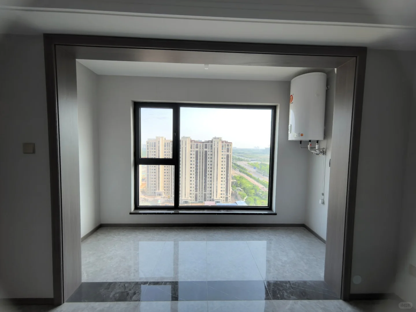 邯郸东区天正君悦府一期，105平顶楼出售