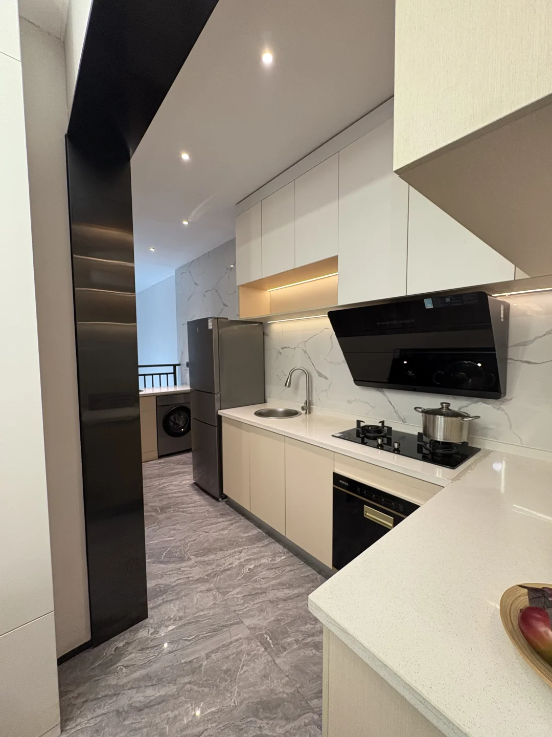 在重庆，首付1颗，月供1000多，小高三房手慢无