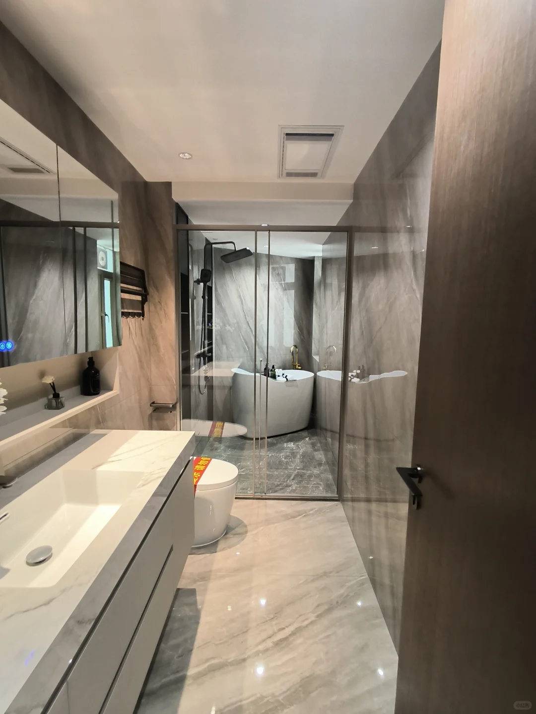 今天讲一个针对卖房的骗局，大家认真看，一