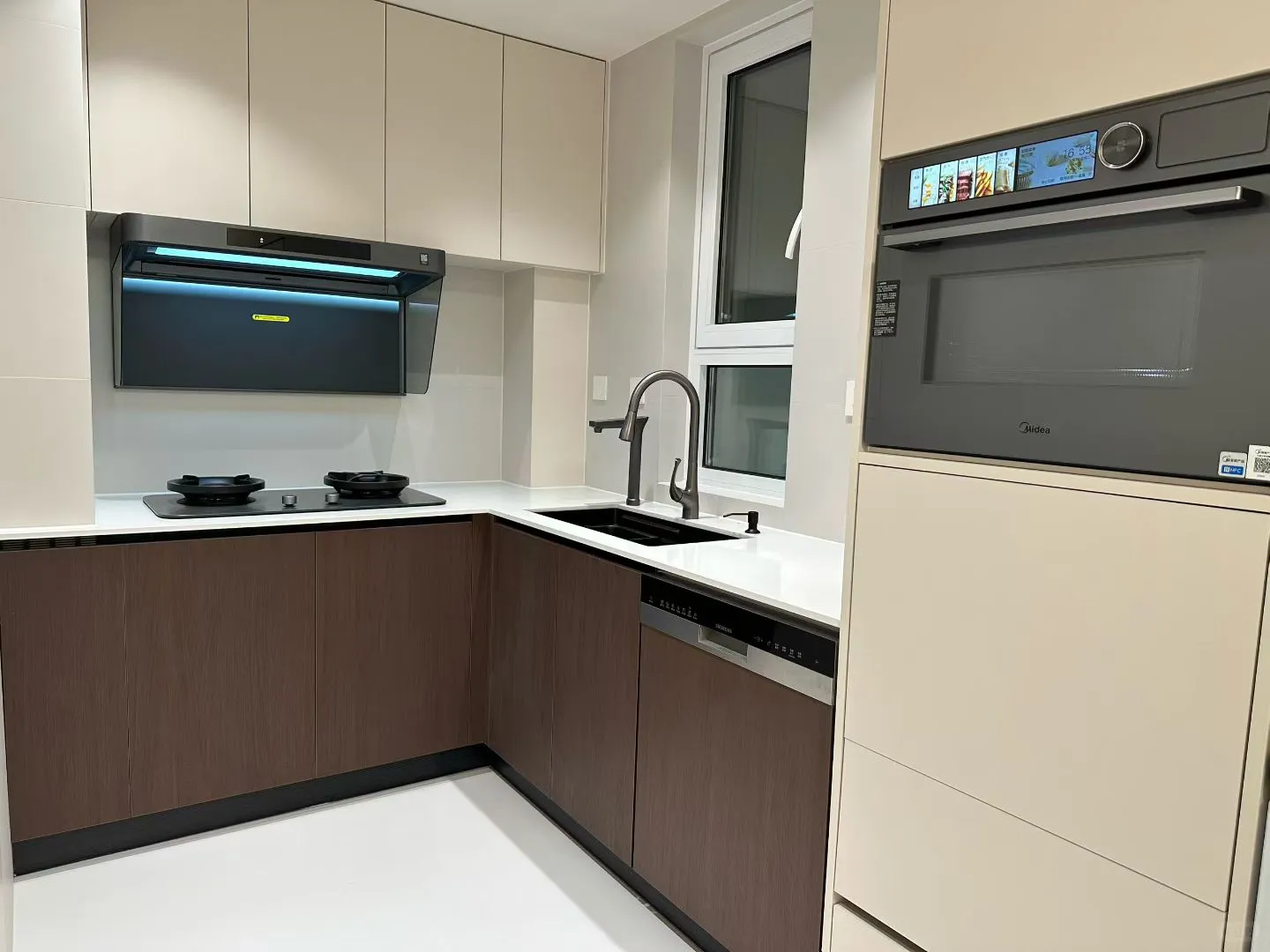 搬进保定新家啦，在25岁终于住上了梦中情房