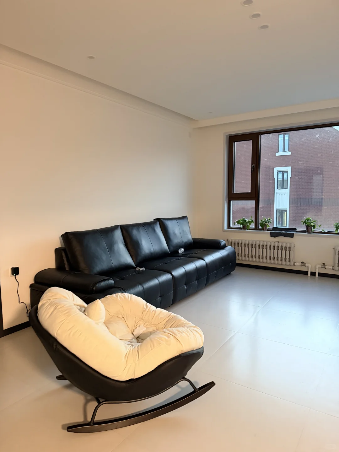 拼拼凑凑，逐渐有了家的样子。