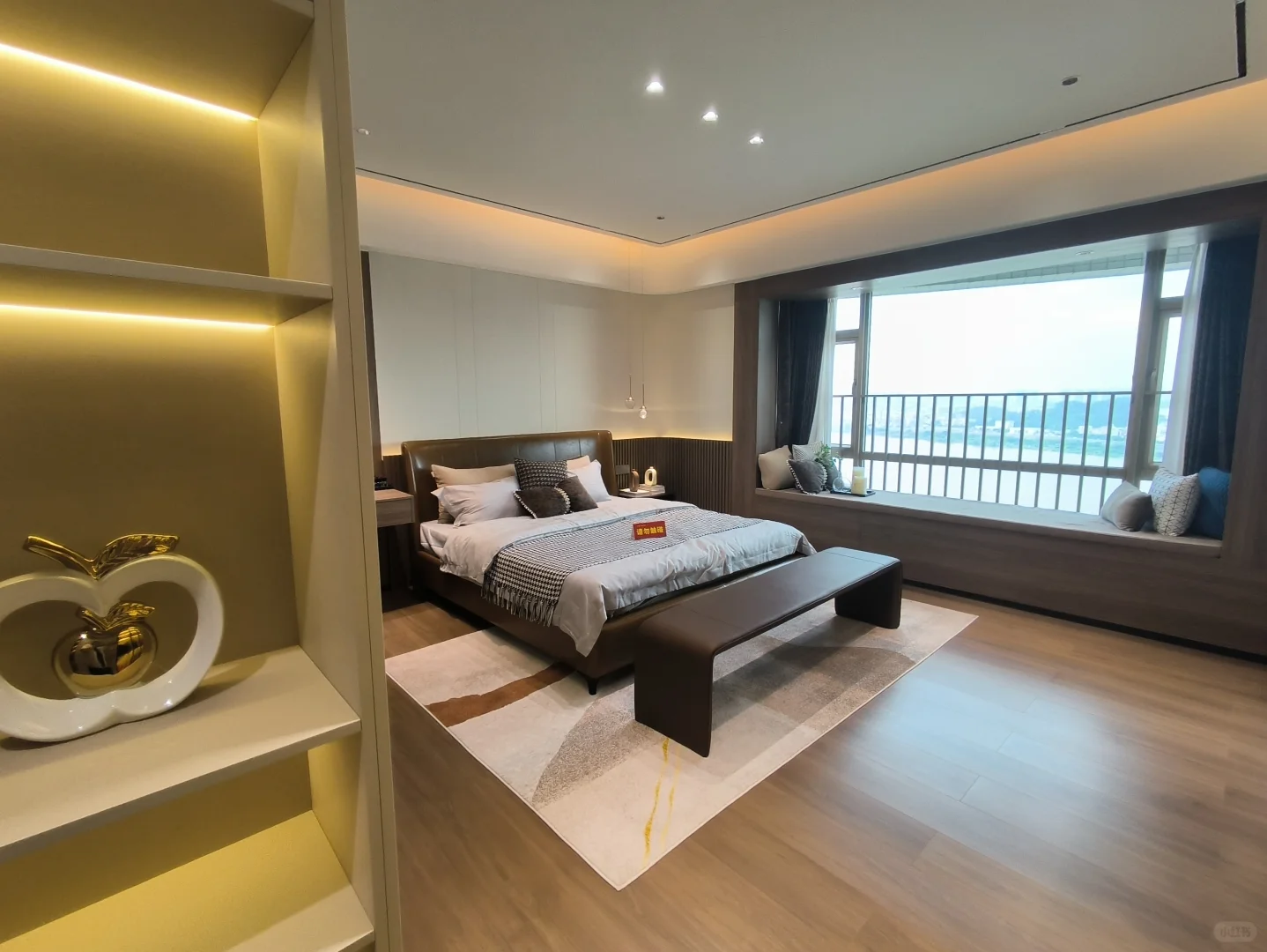 今天讲一个针对卖房的骗局，大家认真看，一