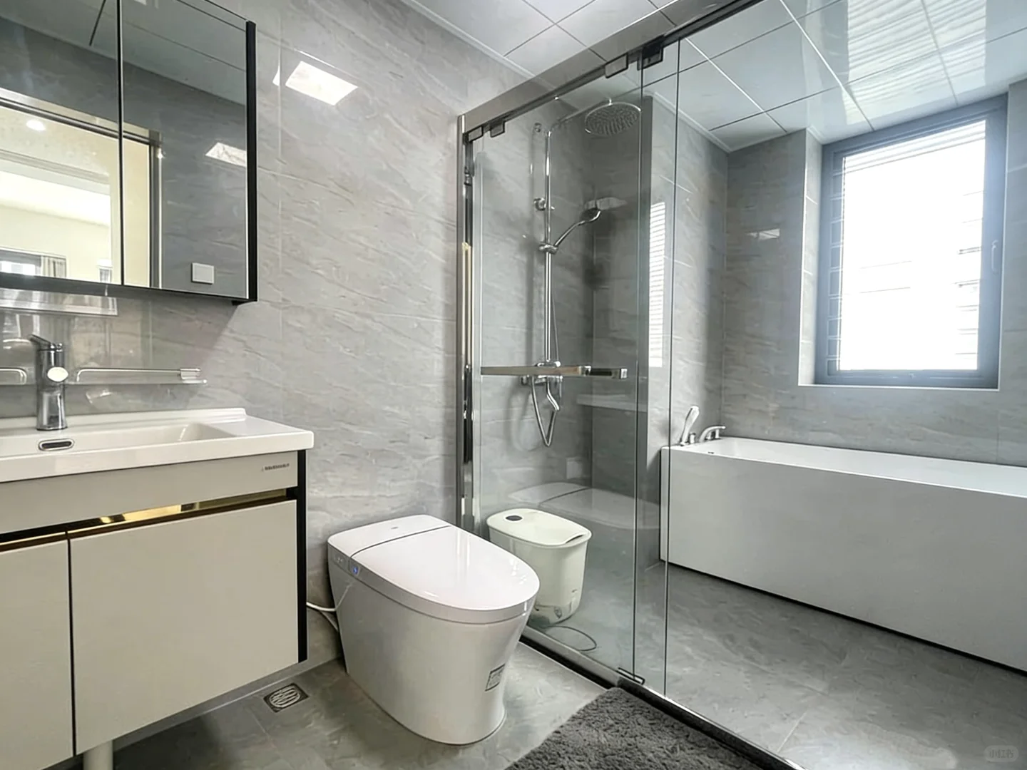 香蜜湖深业中城次新房4房3字头