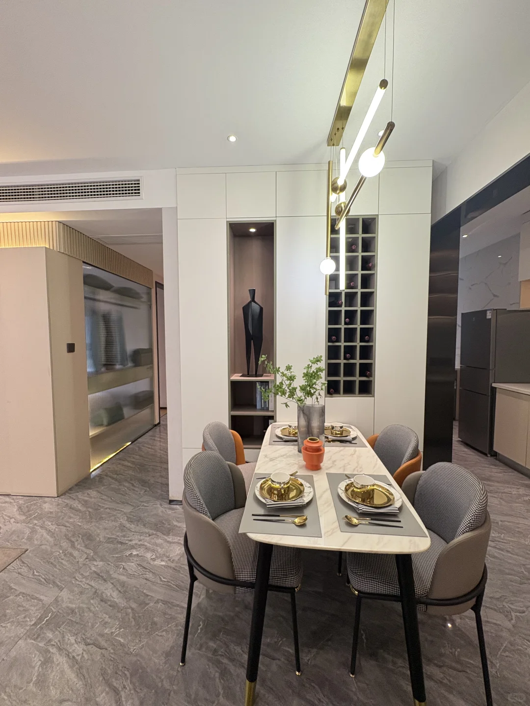 在重庆，首付1颗，月供1000多，小高三房手慢无