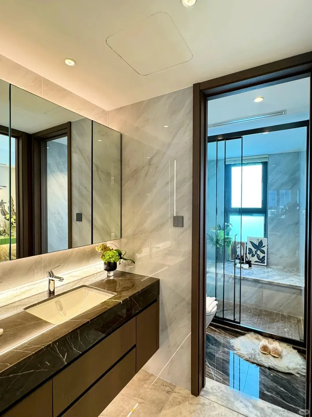 安宁135㎡精装新房 80w 送车位和家具