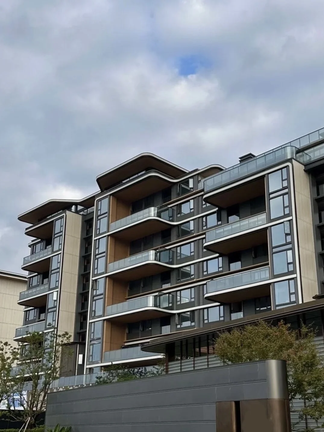 惠济北的4.0新房 1梯1户 带露台 贾鲁河旁