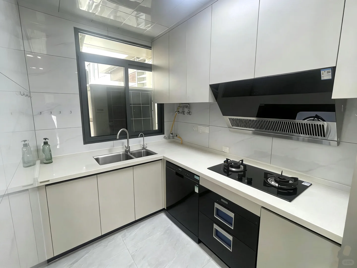 香蜜湖深业中城次新房4房3字头