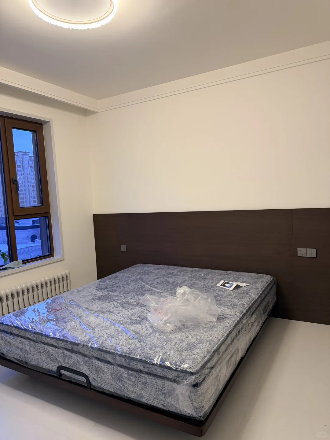 拼拼凑凑，逐渐有了家的样子。