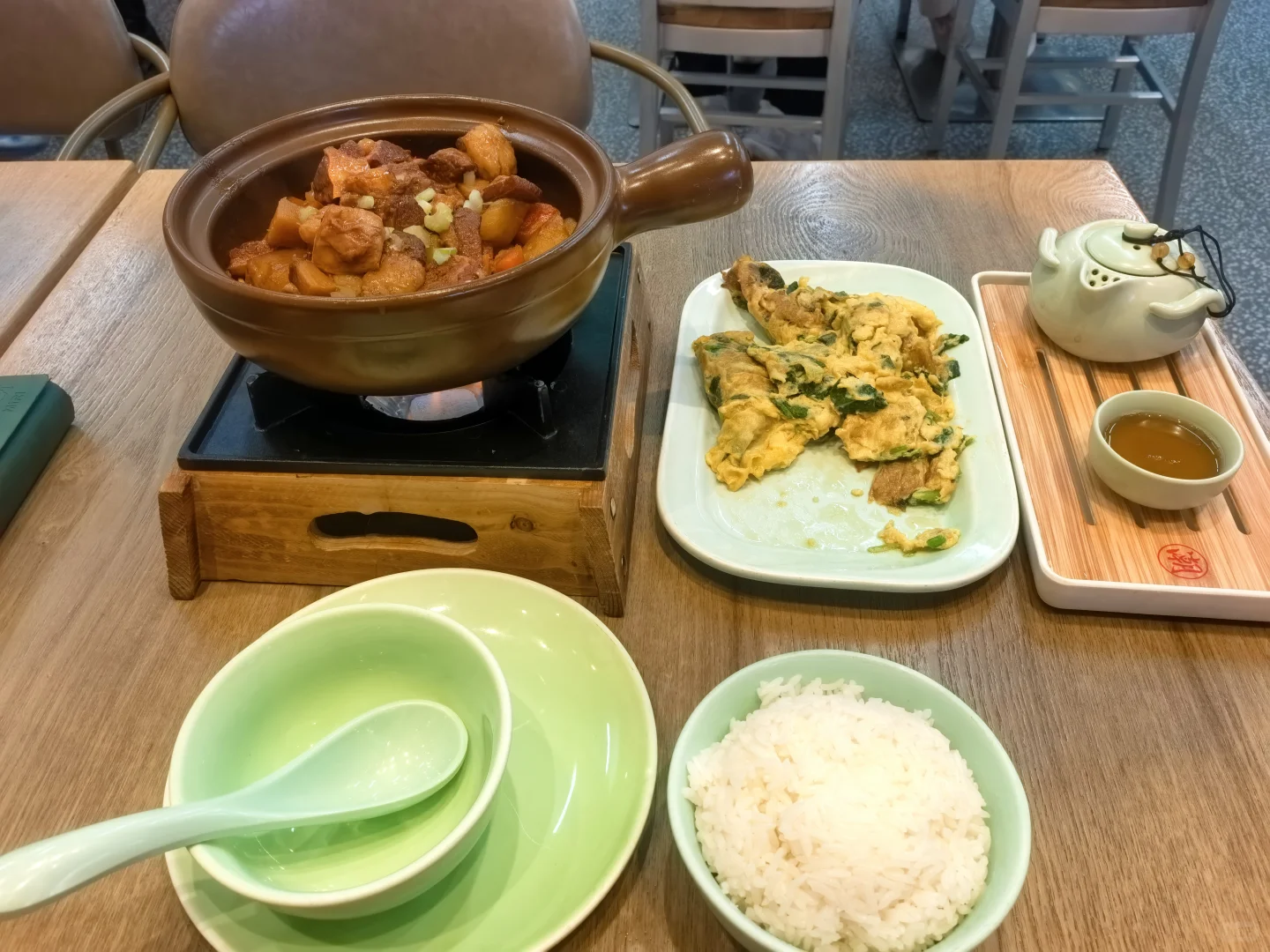 月入5万沪漂中女二手房中介 上周末短暂逃离