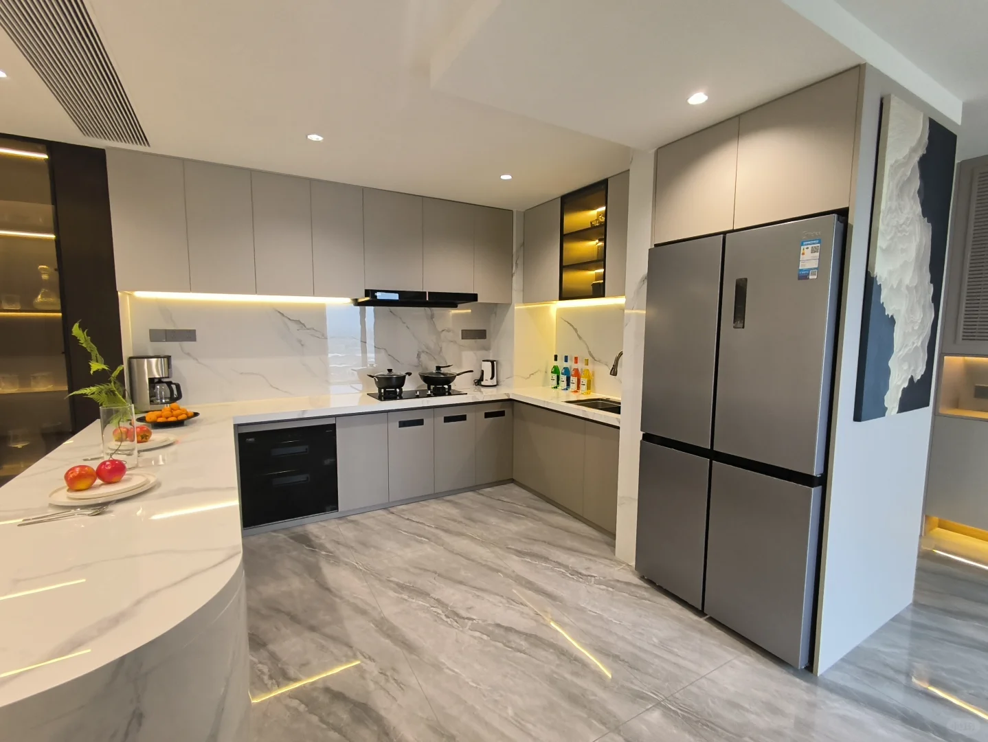 今天讲一个针对卖房的骗局，大家认真看，一