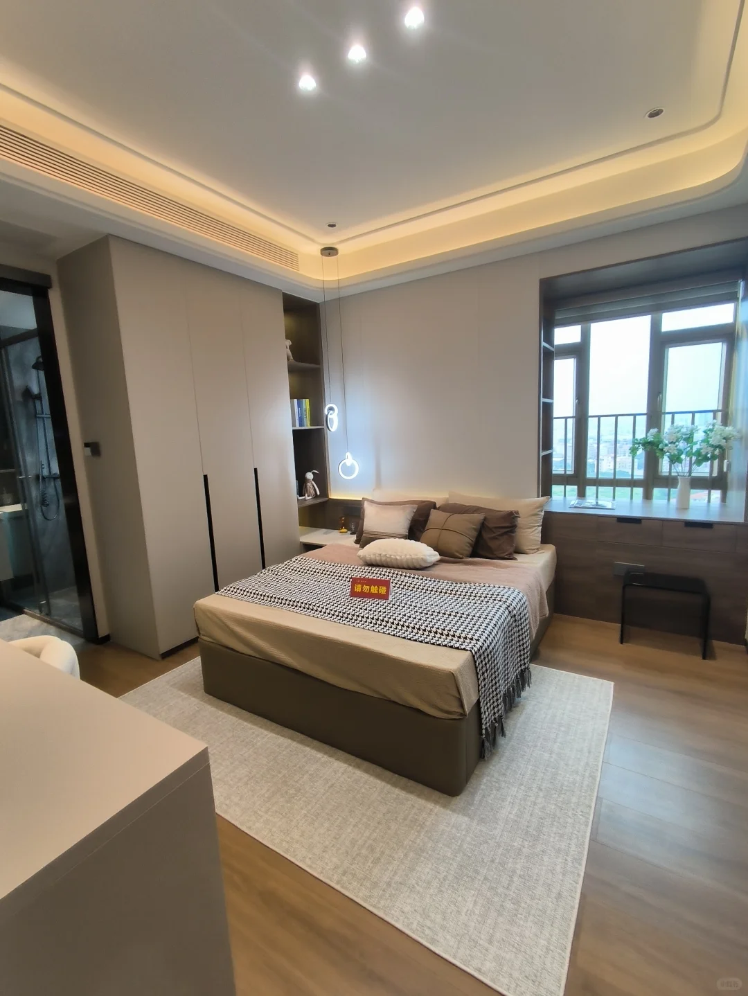 今天讲一个针对卖房的骗局，大家认真看，一