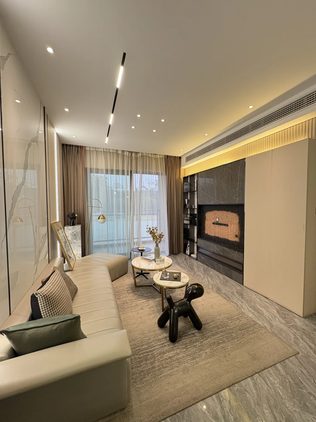 在重庆，首付1颗，月供1000多，小高三房手慢无