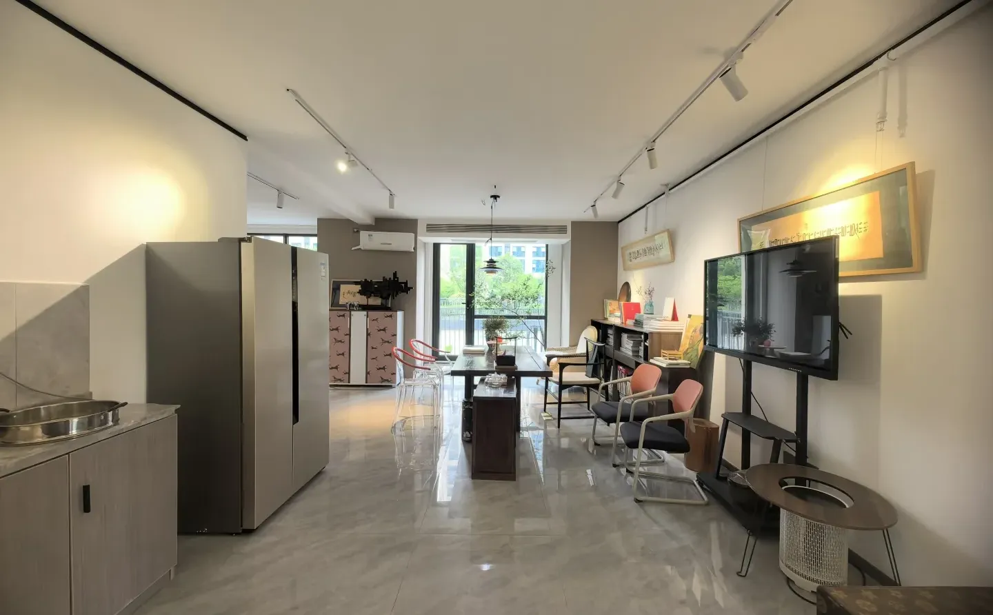 一街带花园工作室