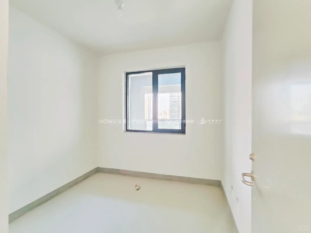 CBD华润，次新房一天未住，单价20000