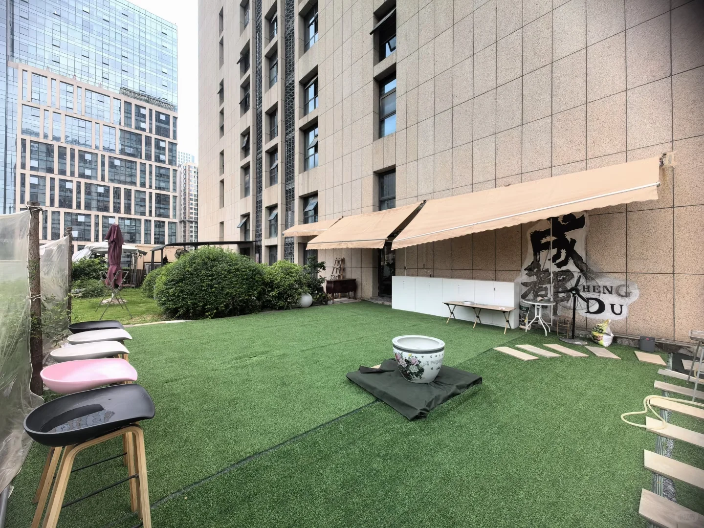 一街带花园工作室