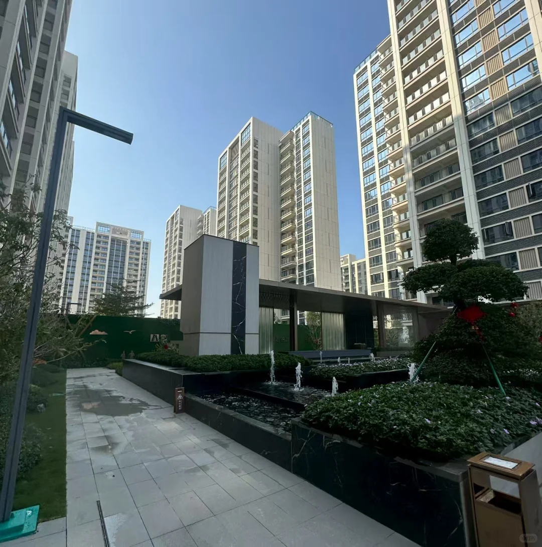 珠海新房看房，首付5万，直接拎包入住[奸笑]