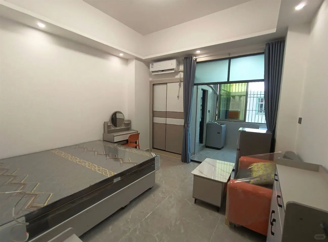 新房出租 可月付可短租万泰城单间现代精装修 光线好家私电齐