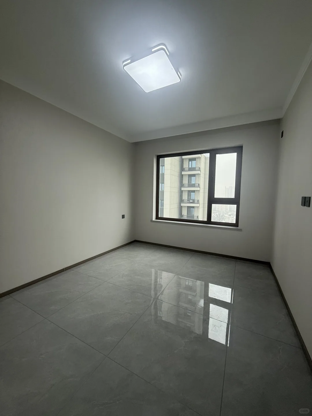 哈尔滨新房 两居室50多万 出门早晚夜市