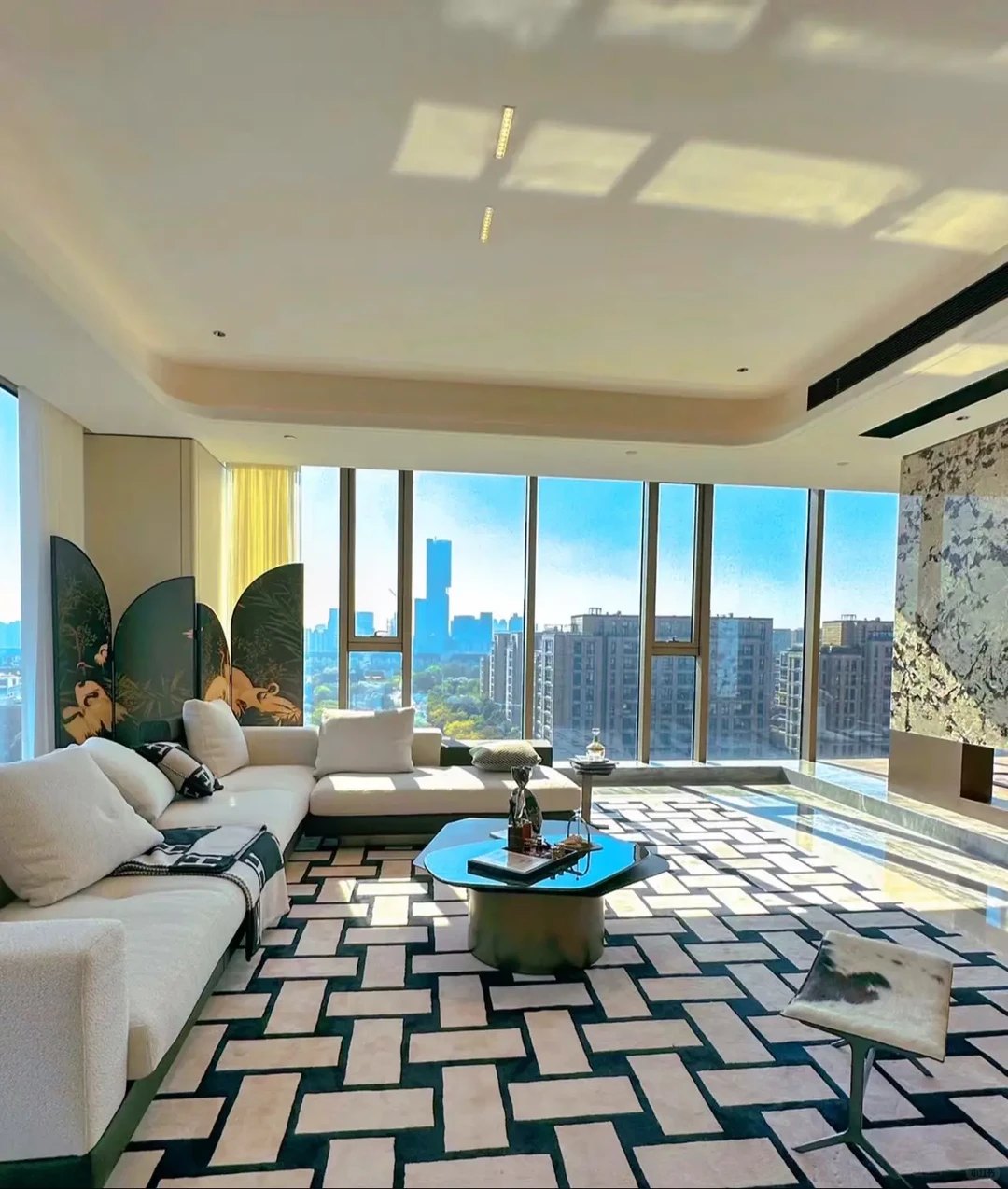 上海新江湾城地铁口，486平新房，2188W可入