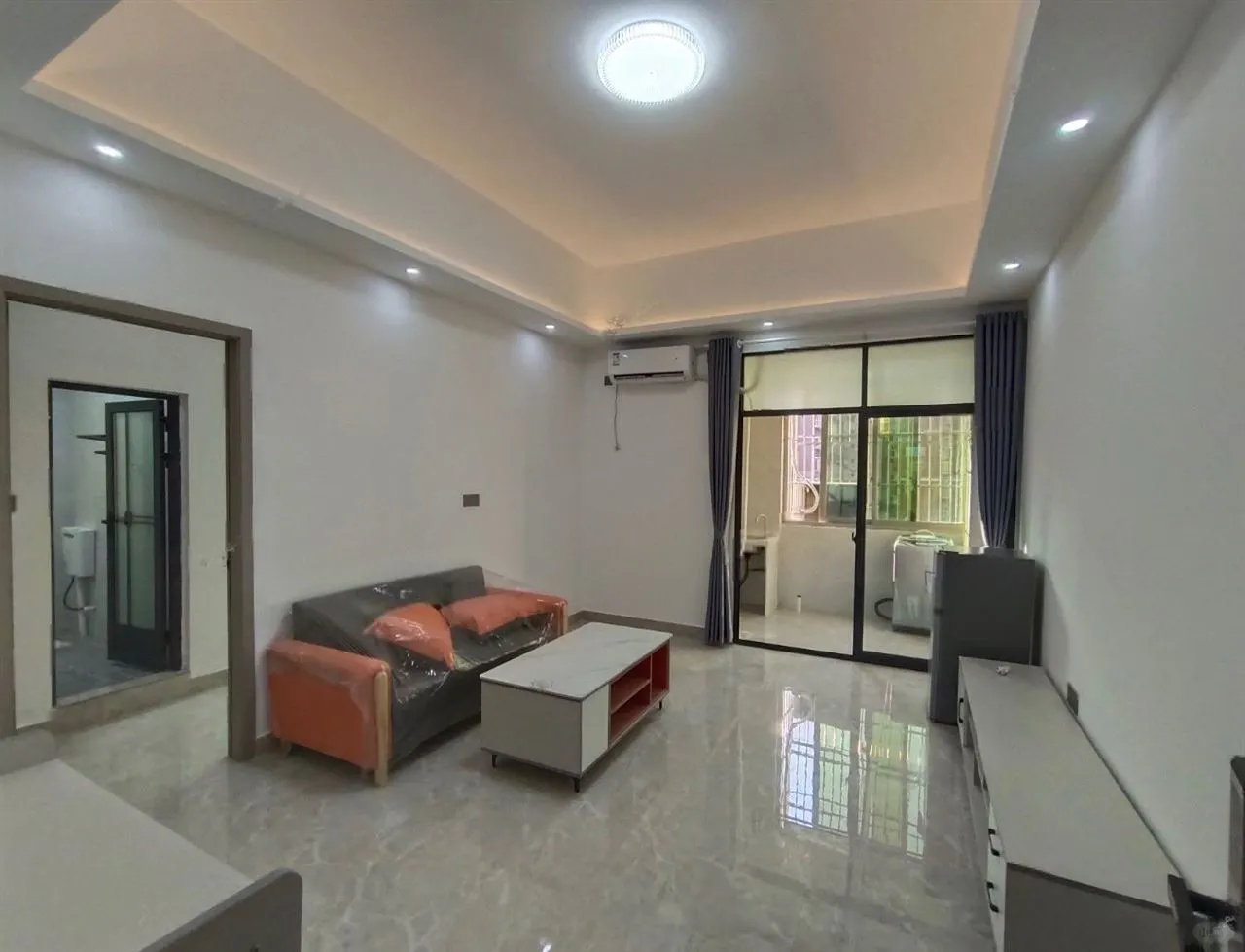 新房出租 可月付可短租万泰城单间现代精装修 光线好家私电齐