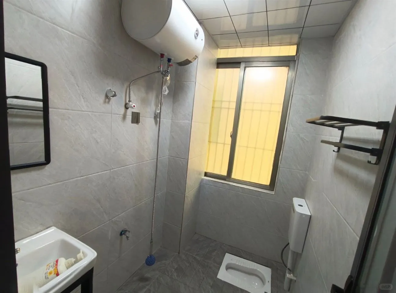 新房出租 可月付可短租万泰城单间现代精装修 光线好家私电齐