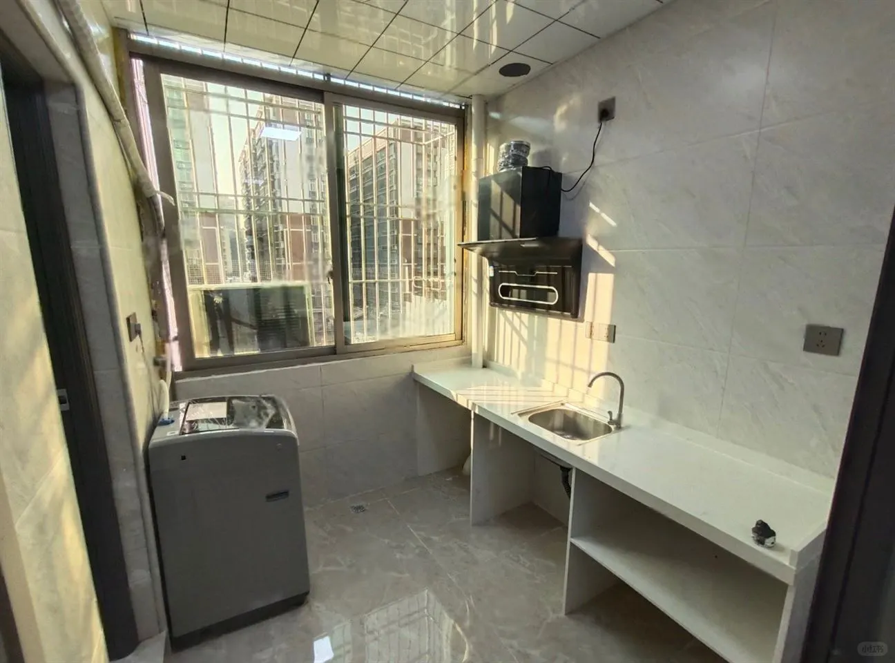 新房出租 可月付可短租万泰城单间现代精装修 光线好家私电齐