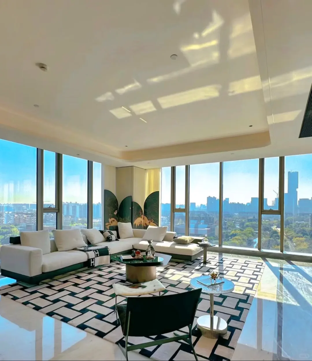 上海新江湾城地铁口，486平新房，2188W可入