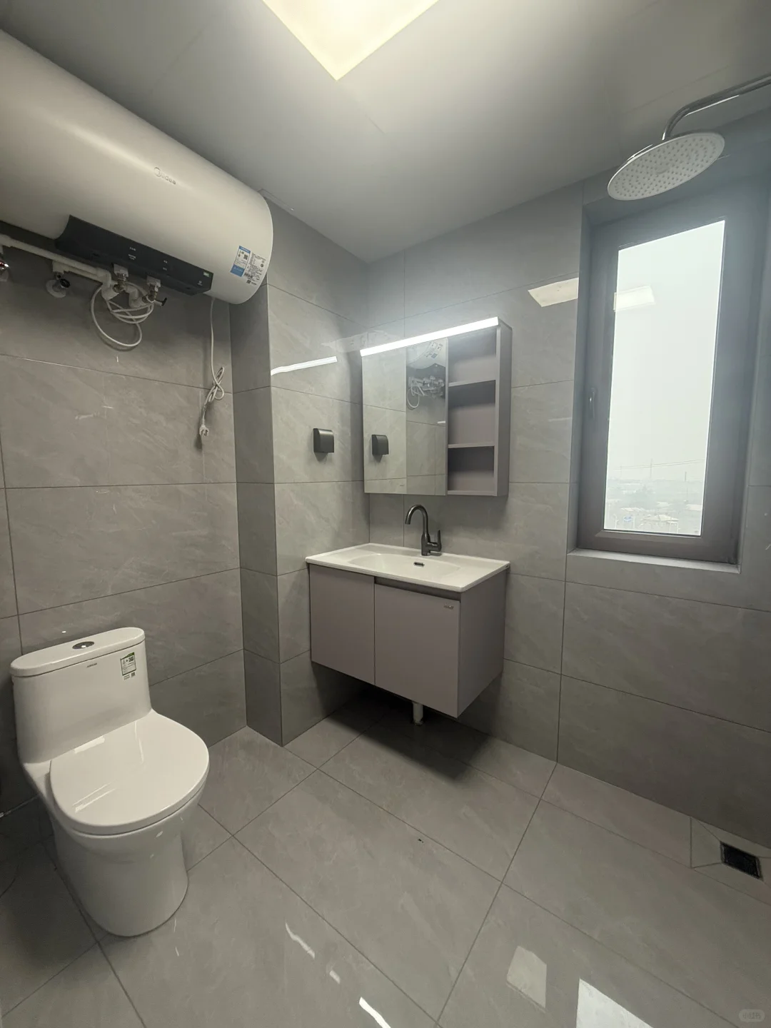 哈尔滨新房 两居室50多万 出门早晚夜市