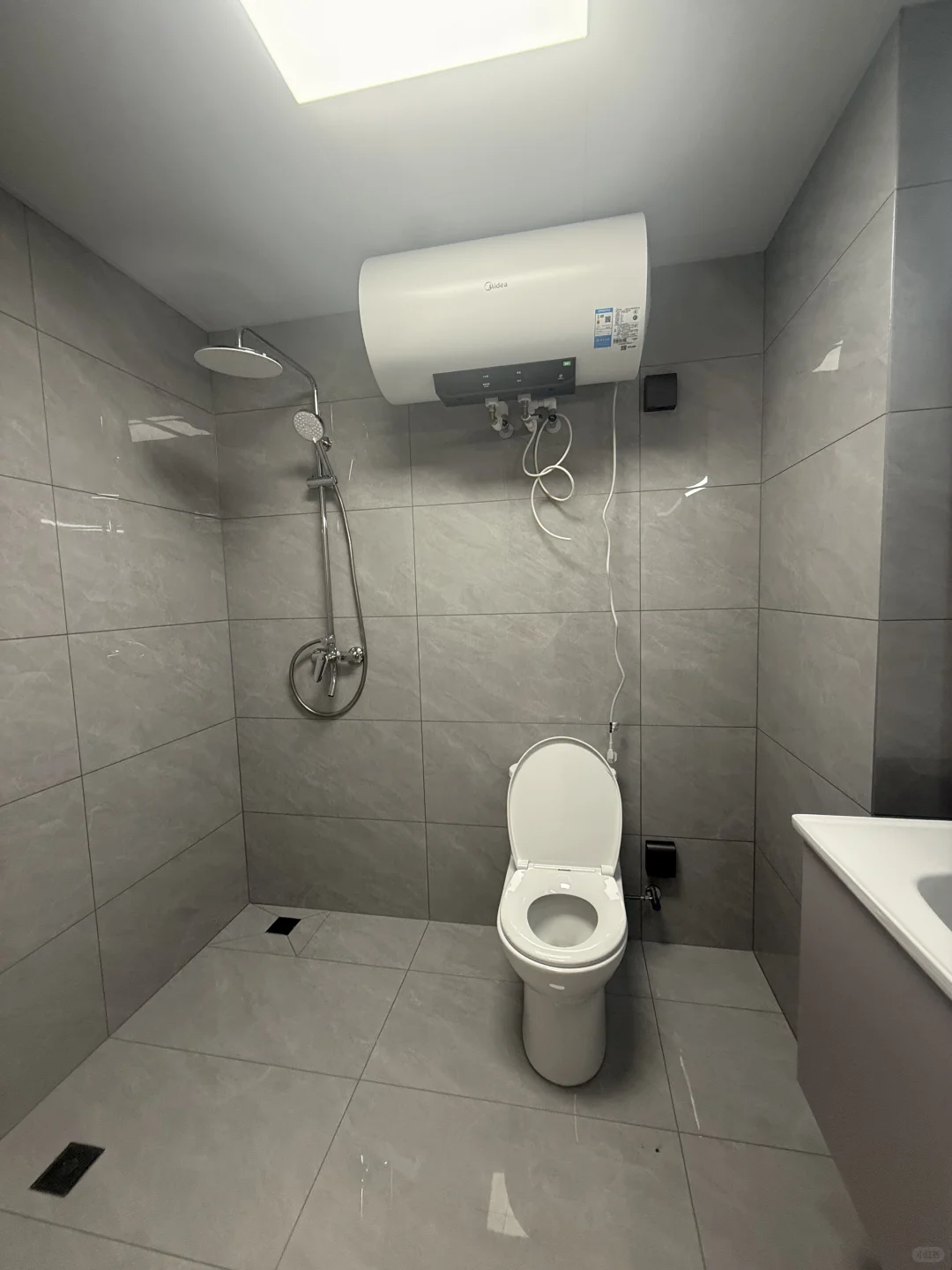 哈尔滨新房 两居室50多万 出门早晚夜市