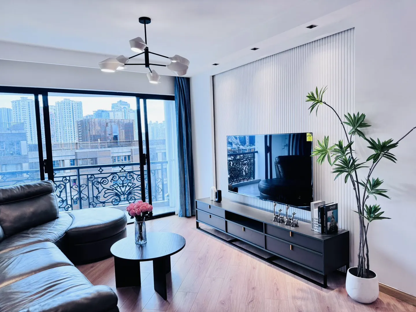 静安寺🌿嘉园2号13A层装修3年，保养较高