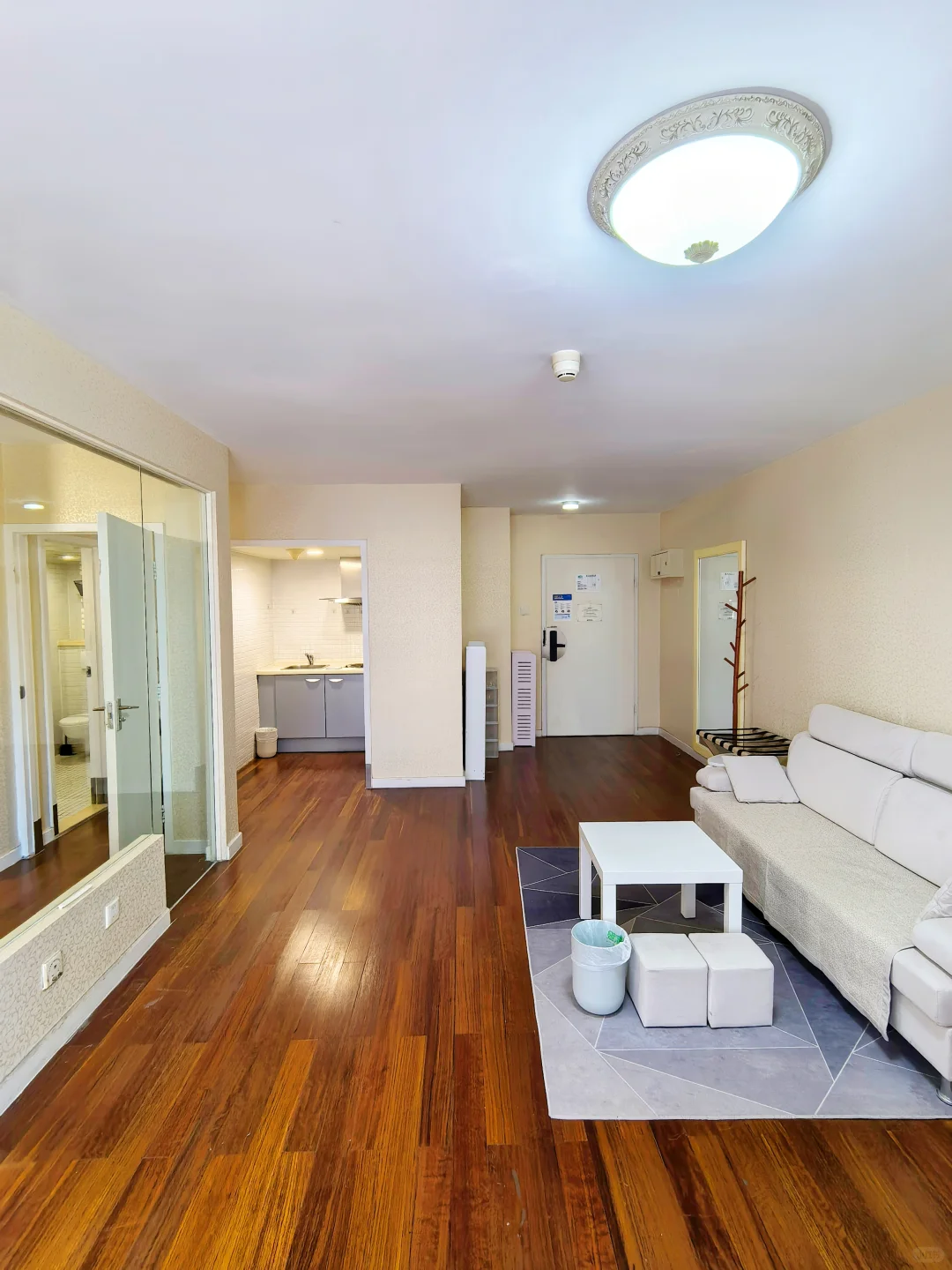 三里屯商品房社区精装修一室一厅电梯刷卡❗