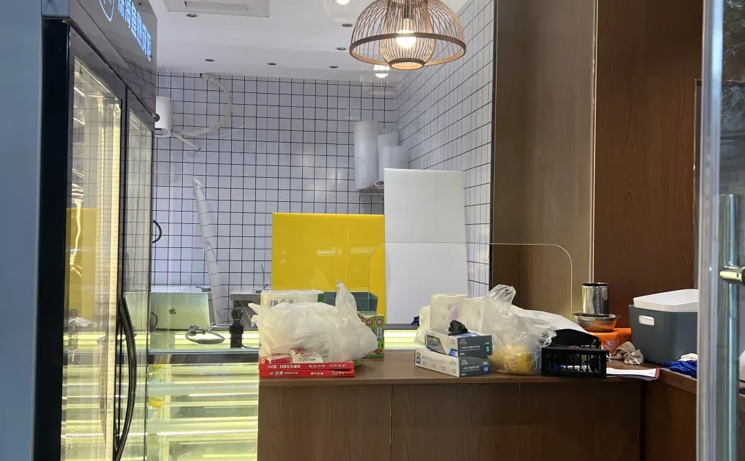 店铺装修，1卡25平，2卡装完不到5万