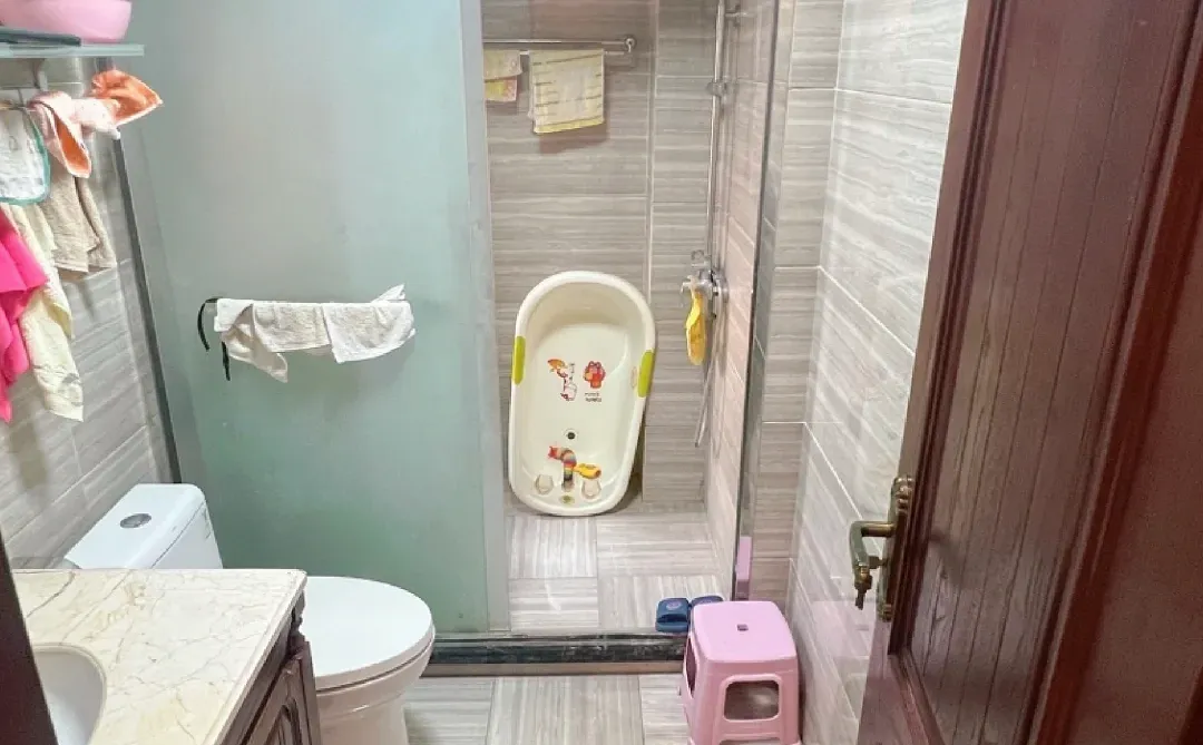 冉家坝洋房！轻轨100米，装修花了50万，