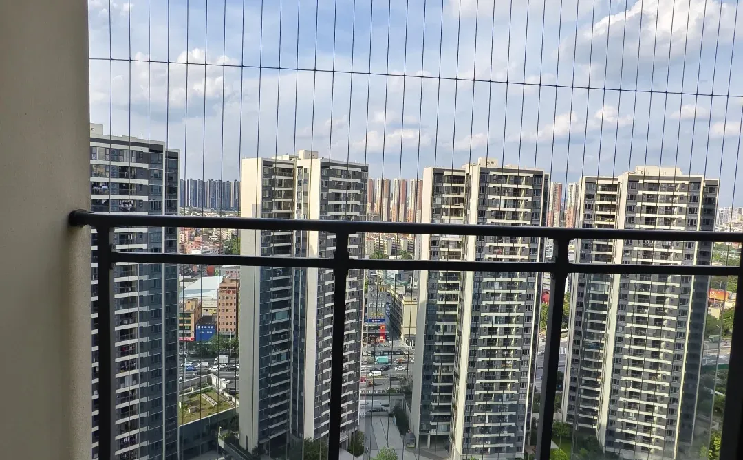 欧美金融城旁｜95㎡三房242万！精装修含车位