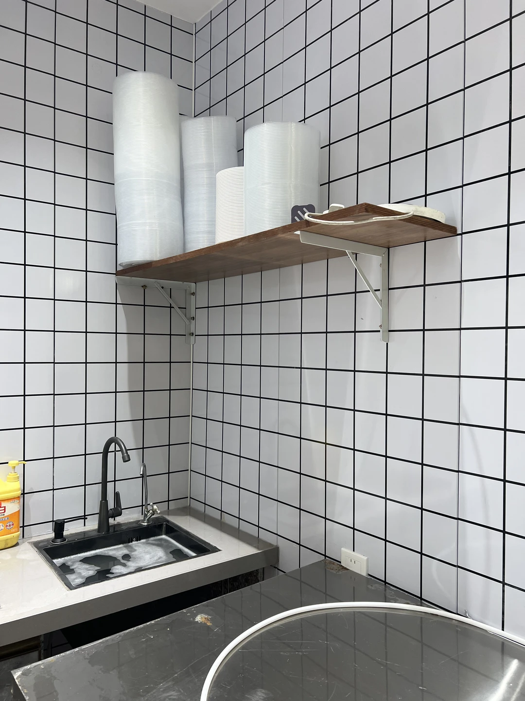 店铺装修，1卡25平，2卡装完不到5万