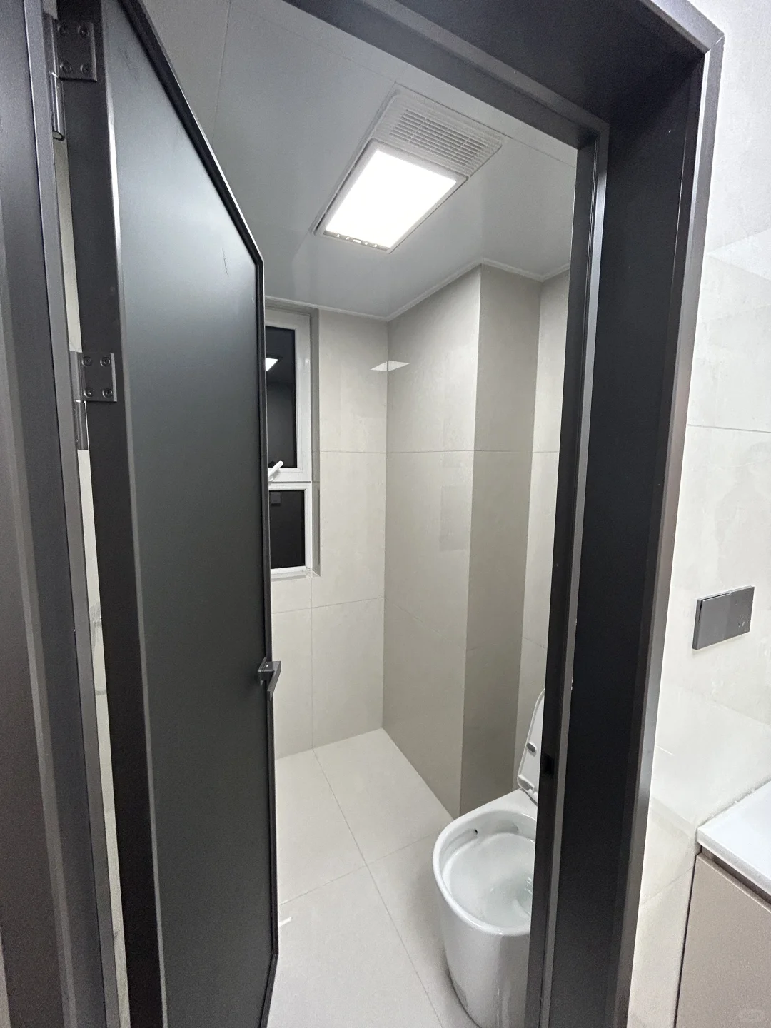 出租：铂悦山雅园商品房三室一厅