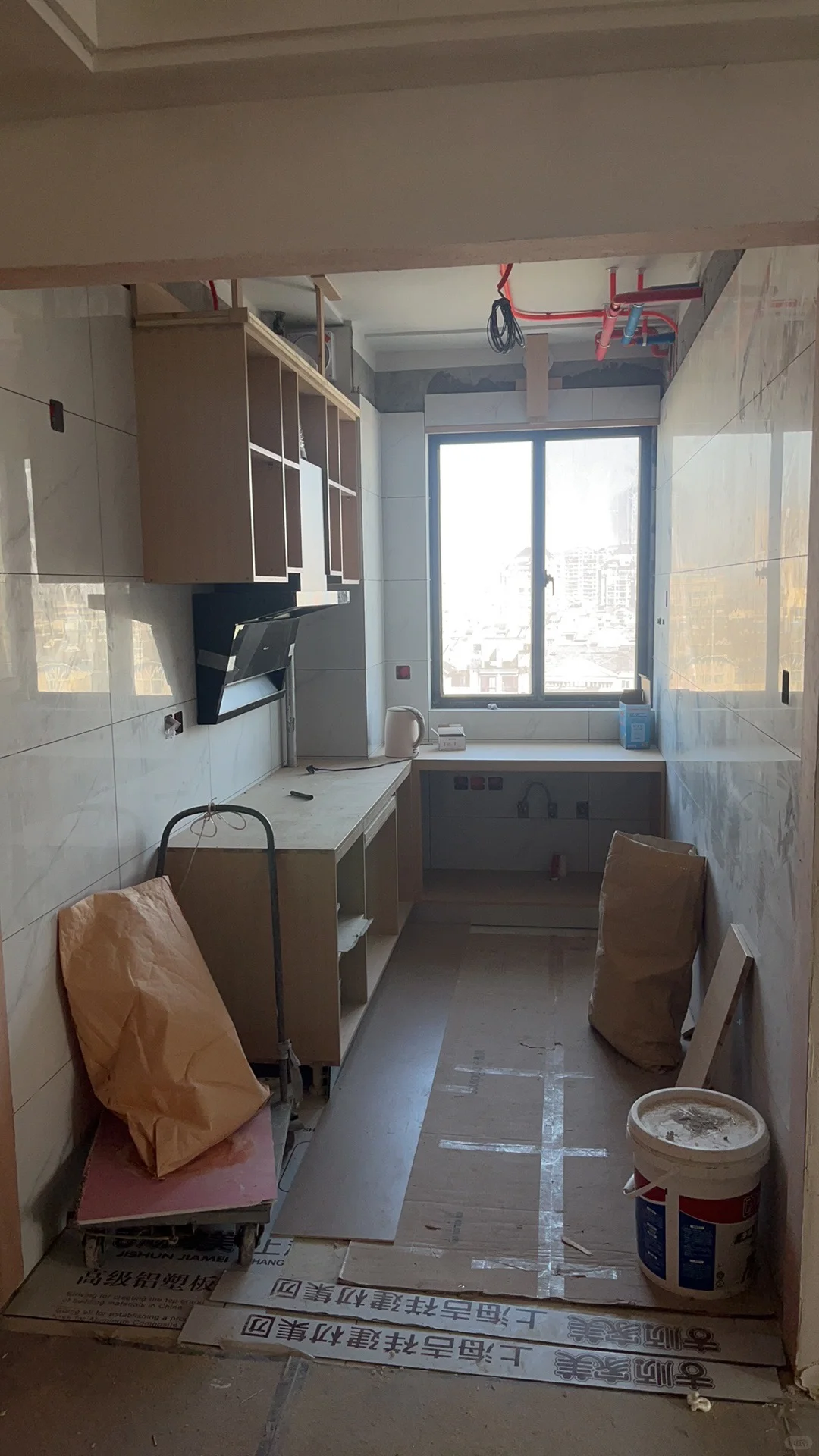 装修进度中，柜子装好啦