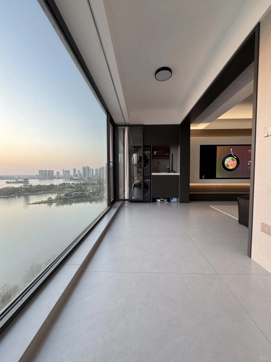 说实话 寒酸吗？就这还花了20w…