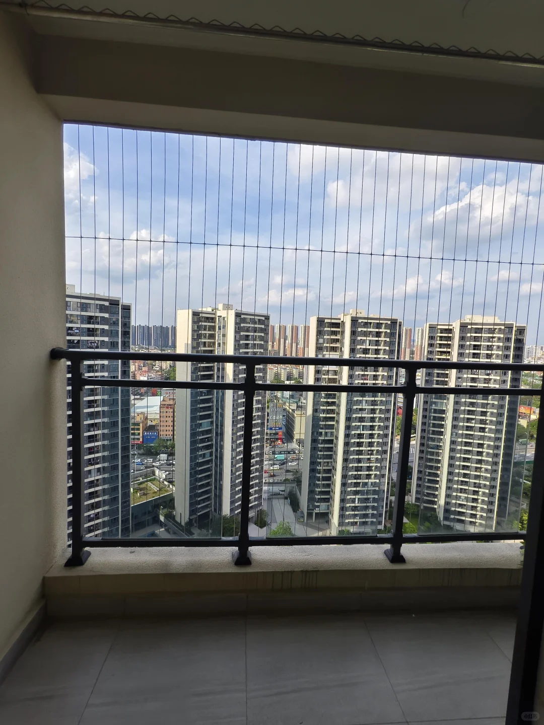 欧美金融城旁｜95㎡三房242万！精装修含车位