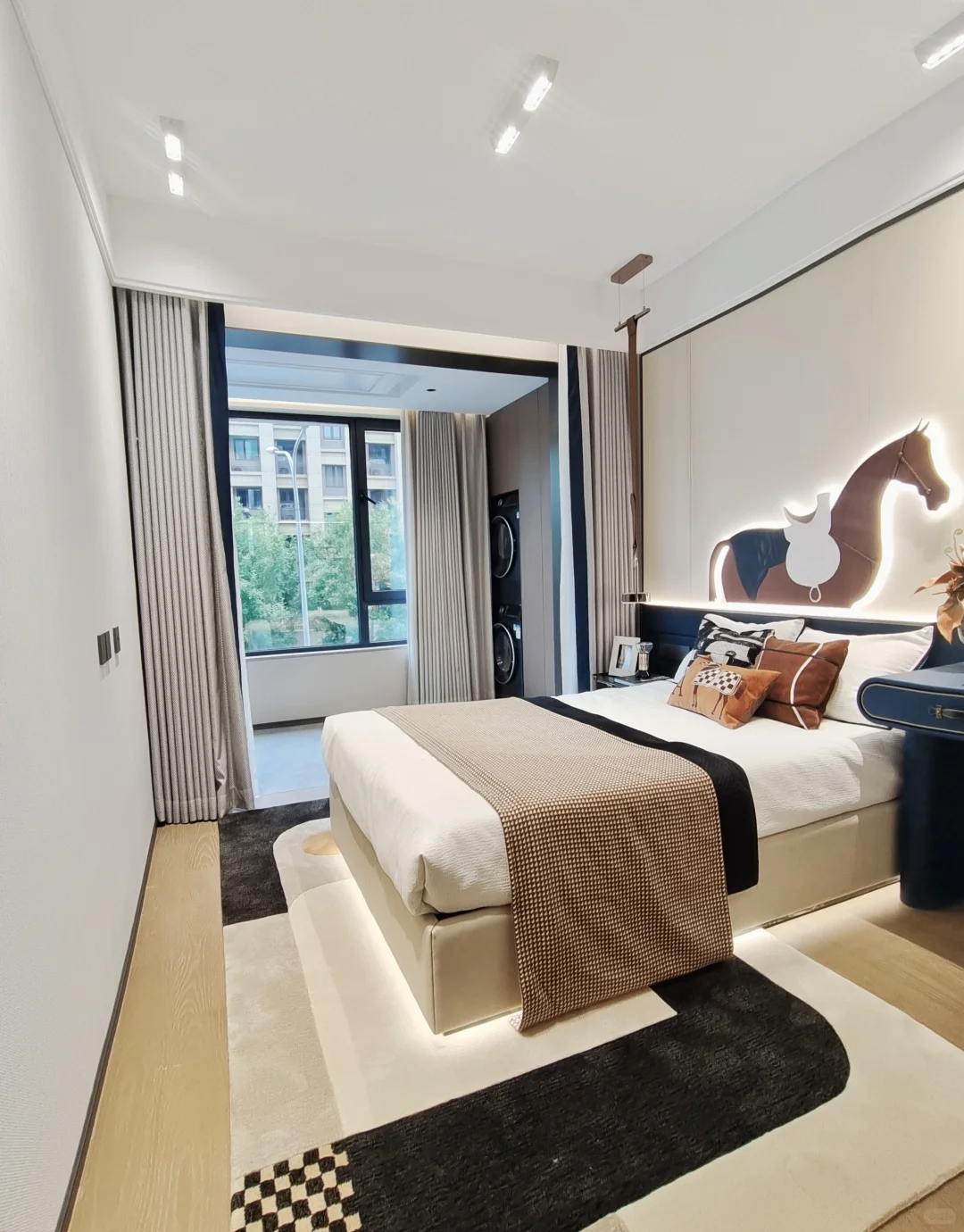 槐荫区73万精装现房108平大三室，首付10万