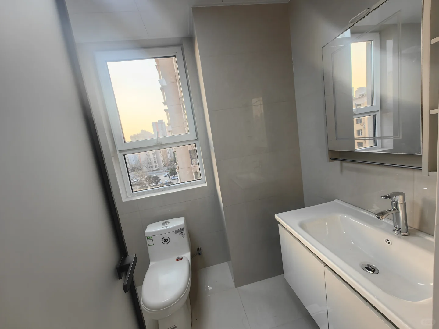 豪华区抄底价！三居，拿下！