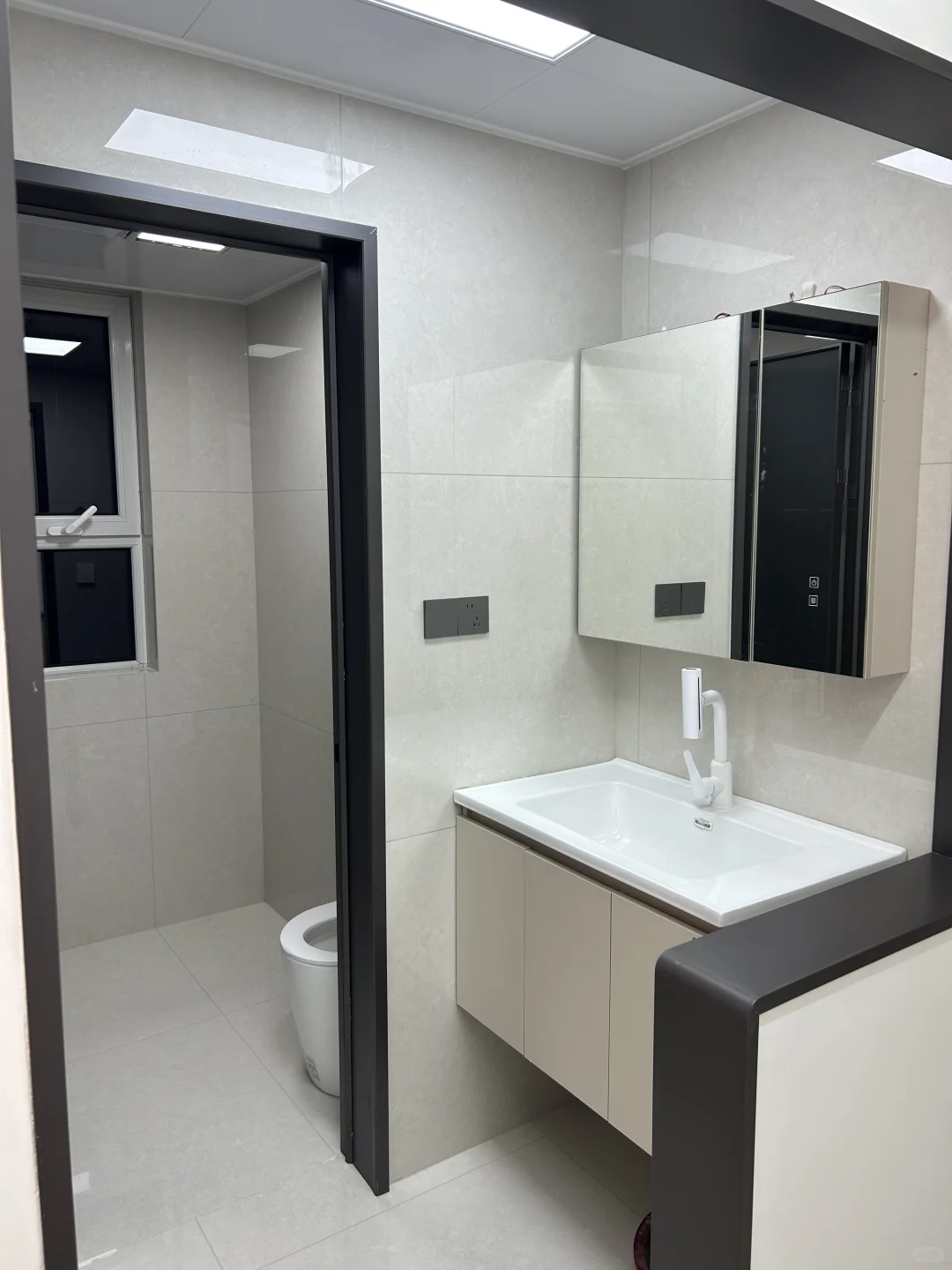 出租：铂悦山雅园商品房三室一厅