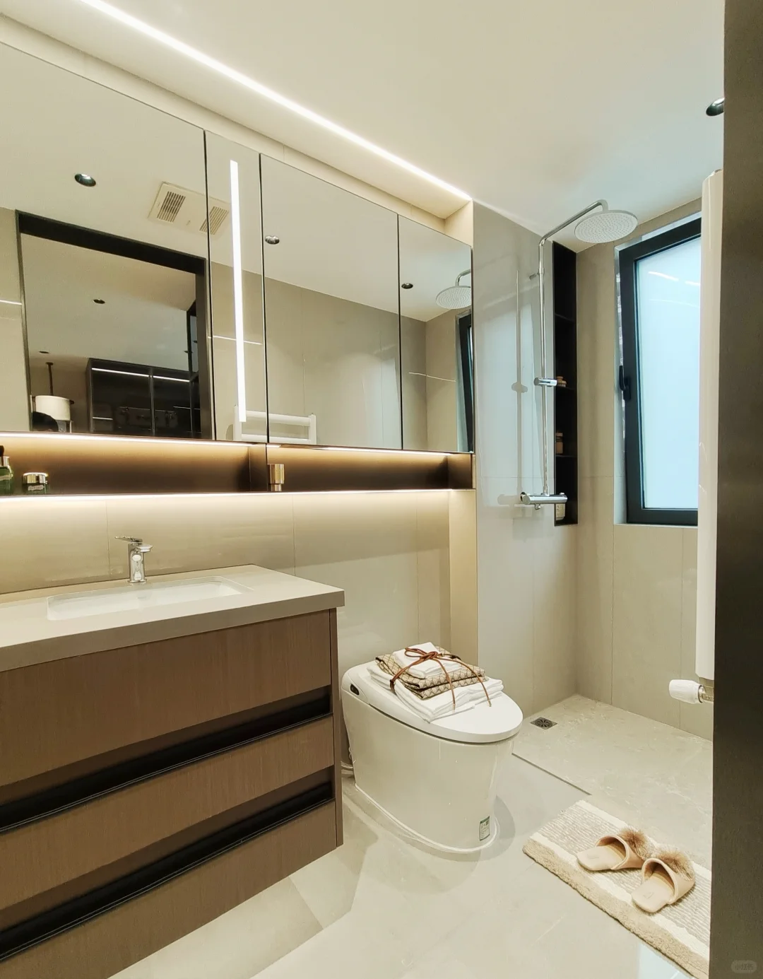 槐荫区73万精装现房108平大三室，首付10万