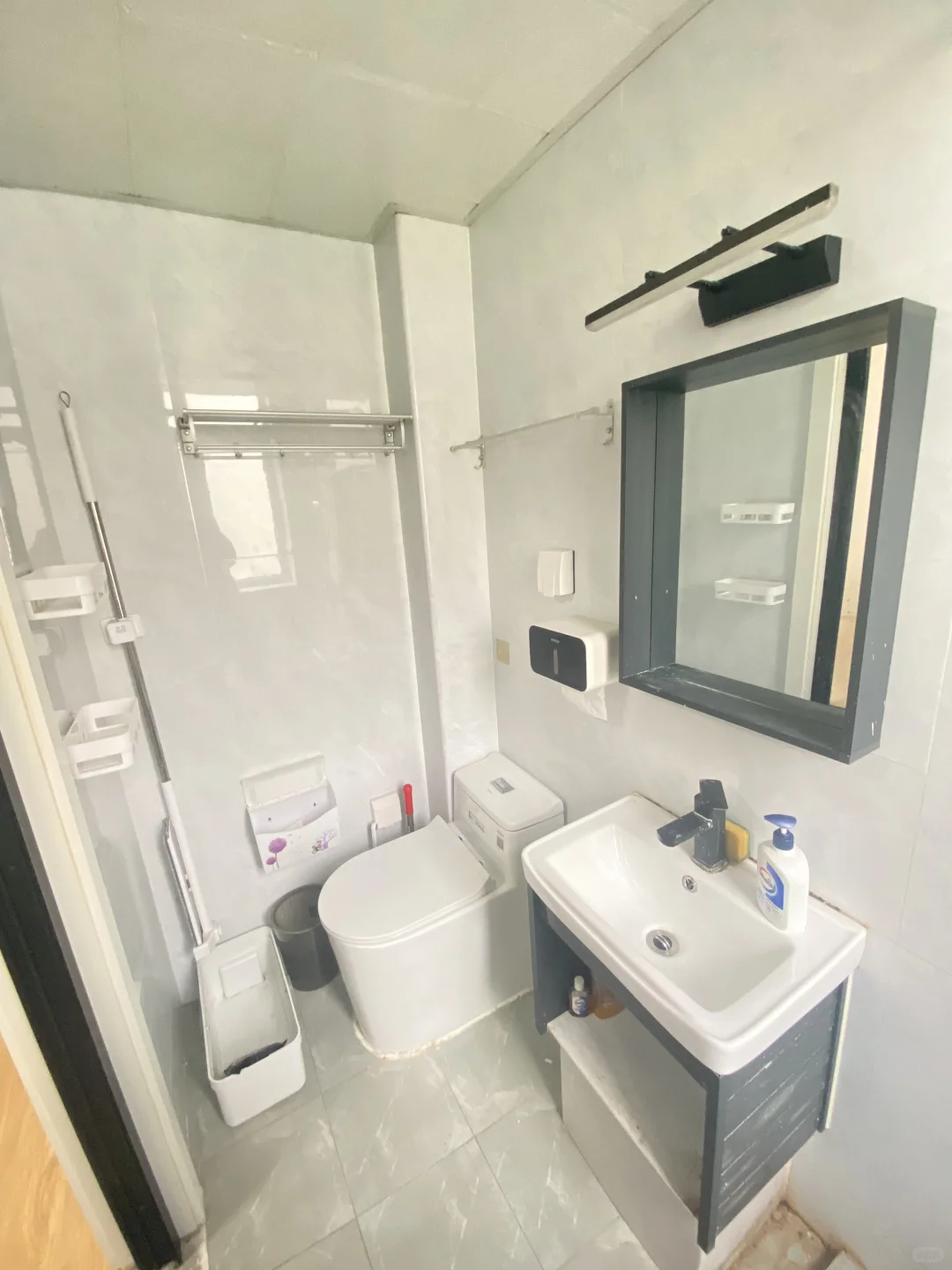 双地铁3/8号线，密二小区精装修一室一厅出租