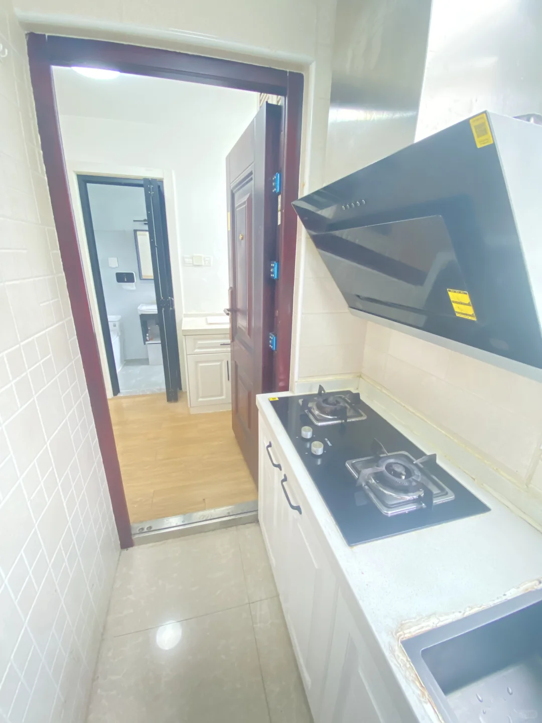 双地铁3/8号线，密二小区精装修一室一厅出租