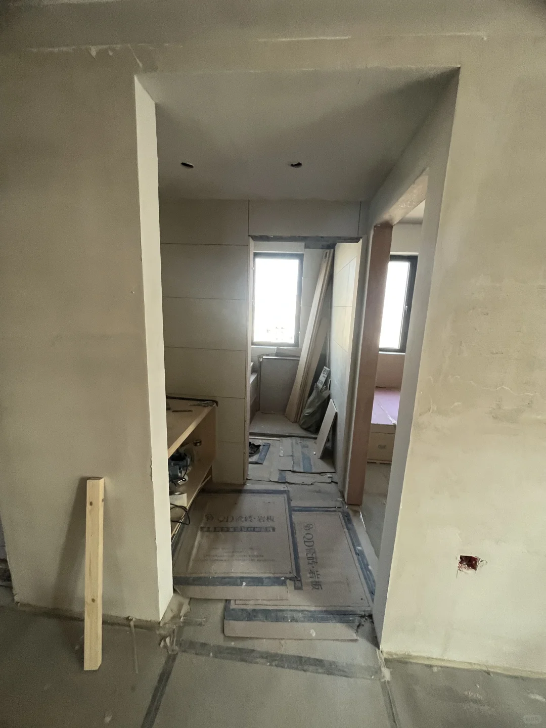 装修进度中，柜子装好啦