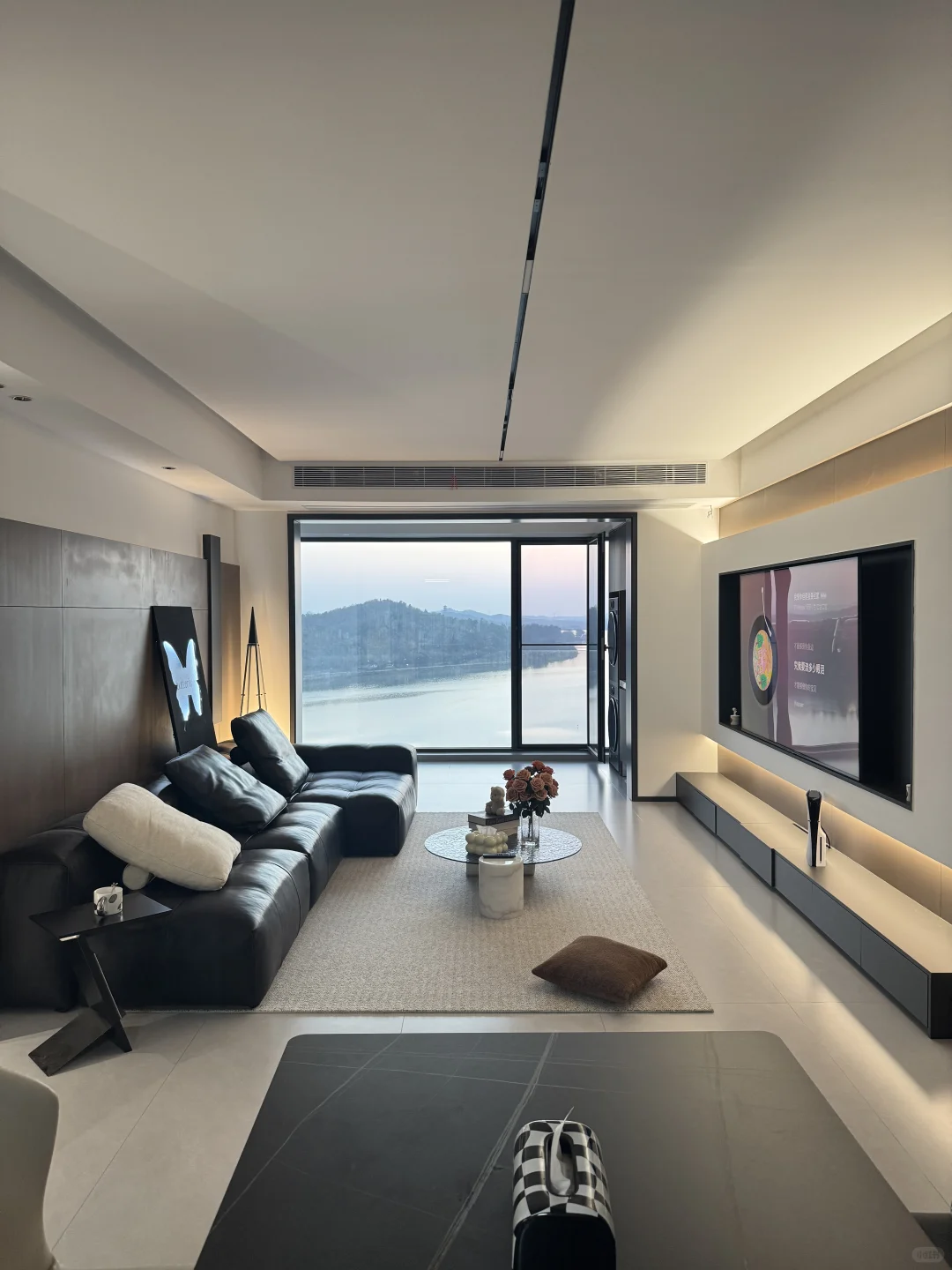 说实话 寒酸吗？就这还花了20w…