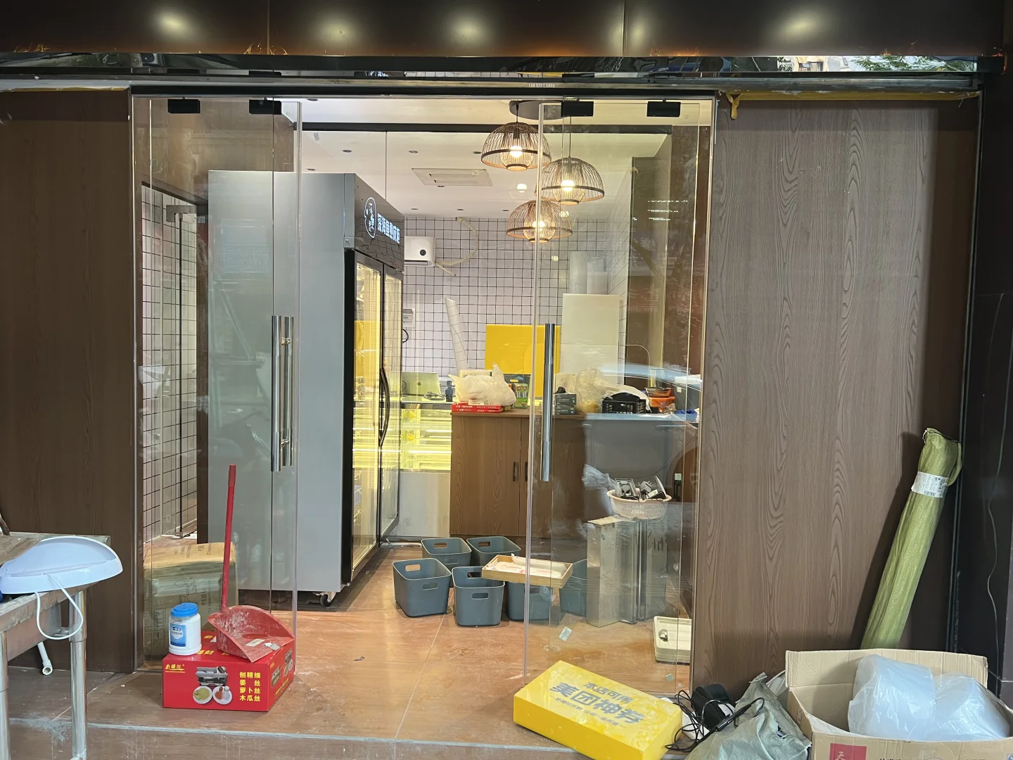 店铺装修，1卡25平，2卡装完不到5万