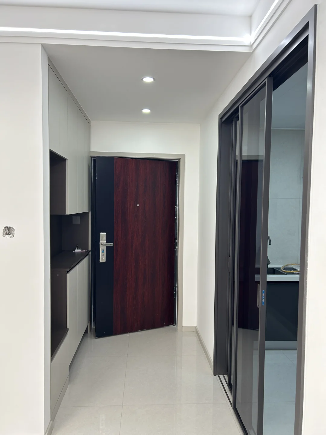 出租：铂悦山雅园商品房三室一厅